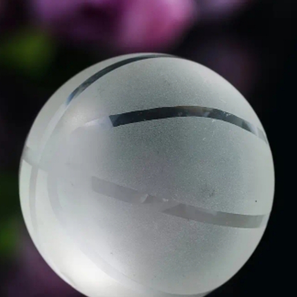 Crystal Basketball 🏀 (40 mm) - Picture 3 of 11